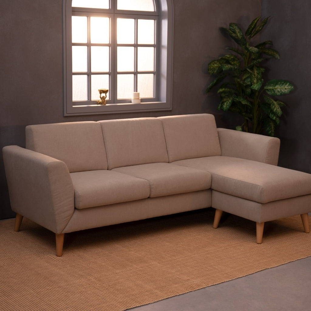 Sofá com chaise longue reversível e pés vintage bege ANGEL - Gato Preto