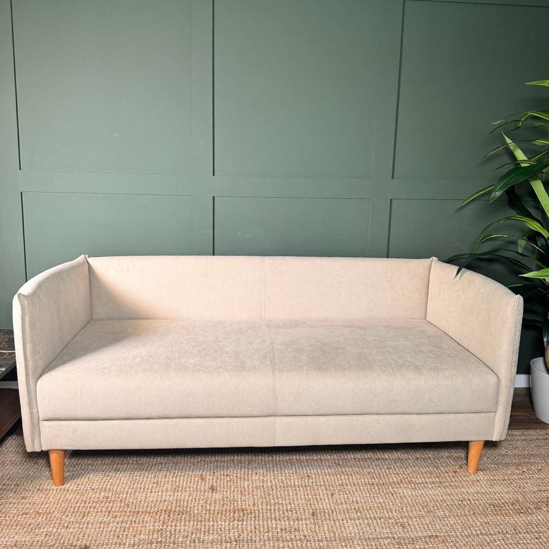 Sofá com pé alto de madeira bege MELANIE - Gato Preto