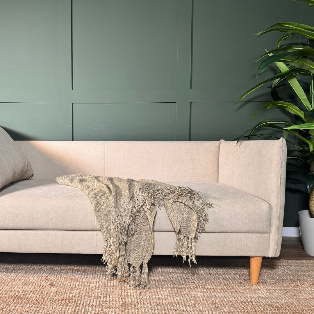 Sofá com pé alto de madeira bege MELANIE - Gato Preto