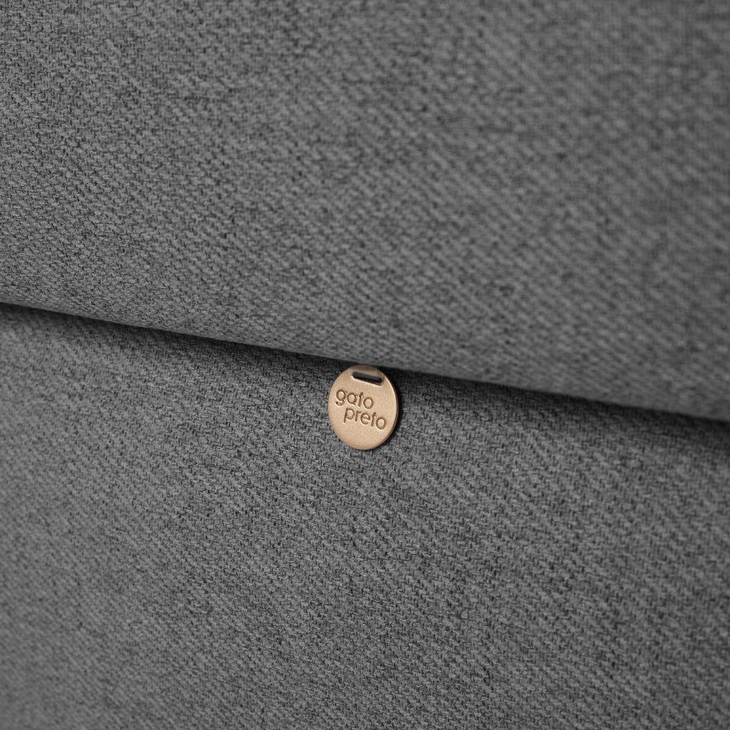 Sofá com pufe à direita cinza CRAIG - Gato Preto