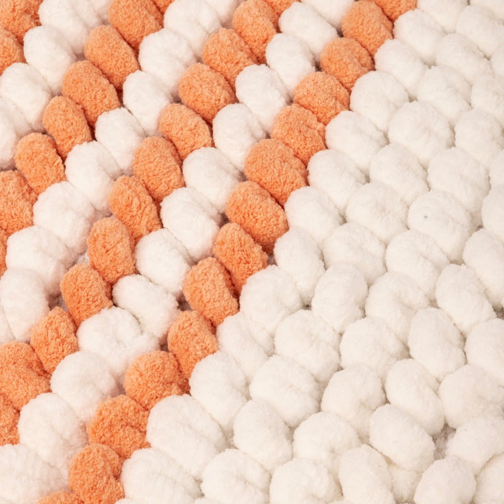 Tapete de Casa de Banho Chenilla Branco e Laranja SOLLER - Gato Preto
