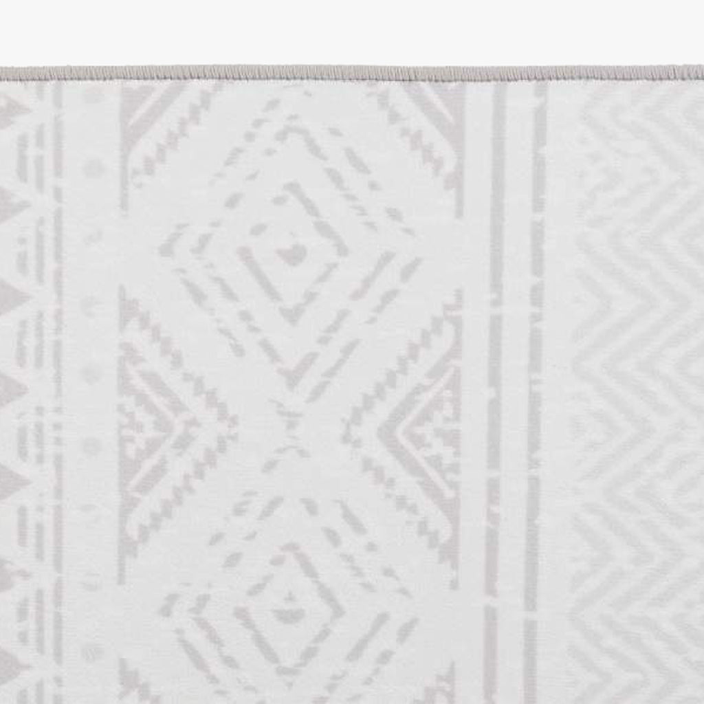 Tapete Étnico Branco 120x180 HAZE - Gato Preto