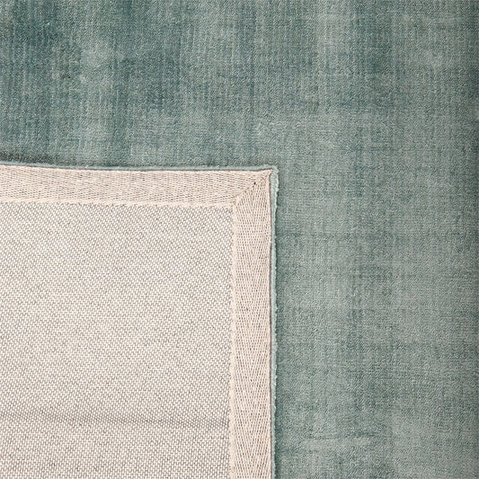 Tapete Tufado Viscose Azul Escuro 70x110 MIRA - Gato Preto