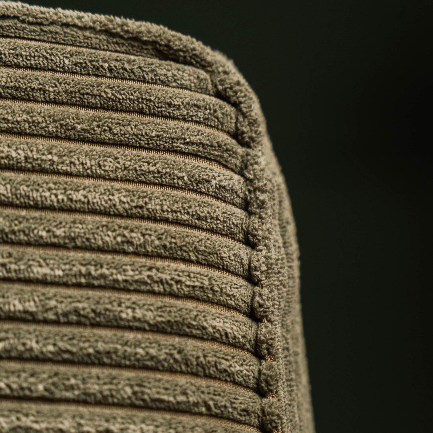 Teste - Sofá cama com chaise longue reversível verde LAUREN - Gato Preto