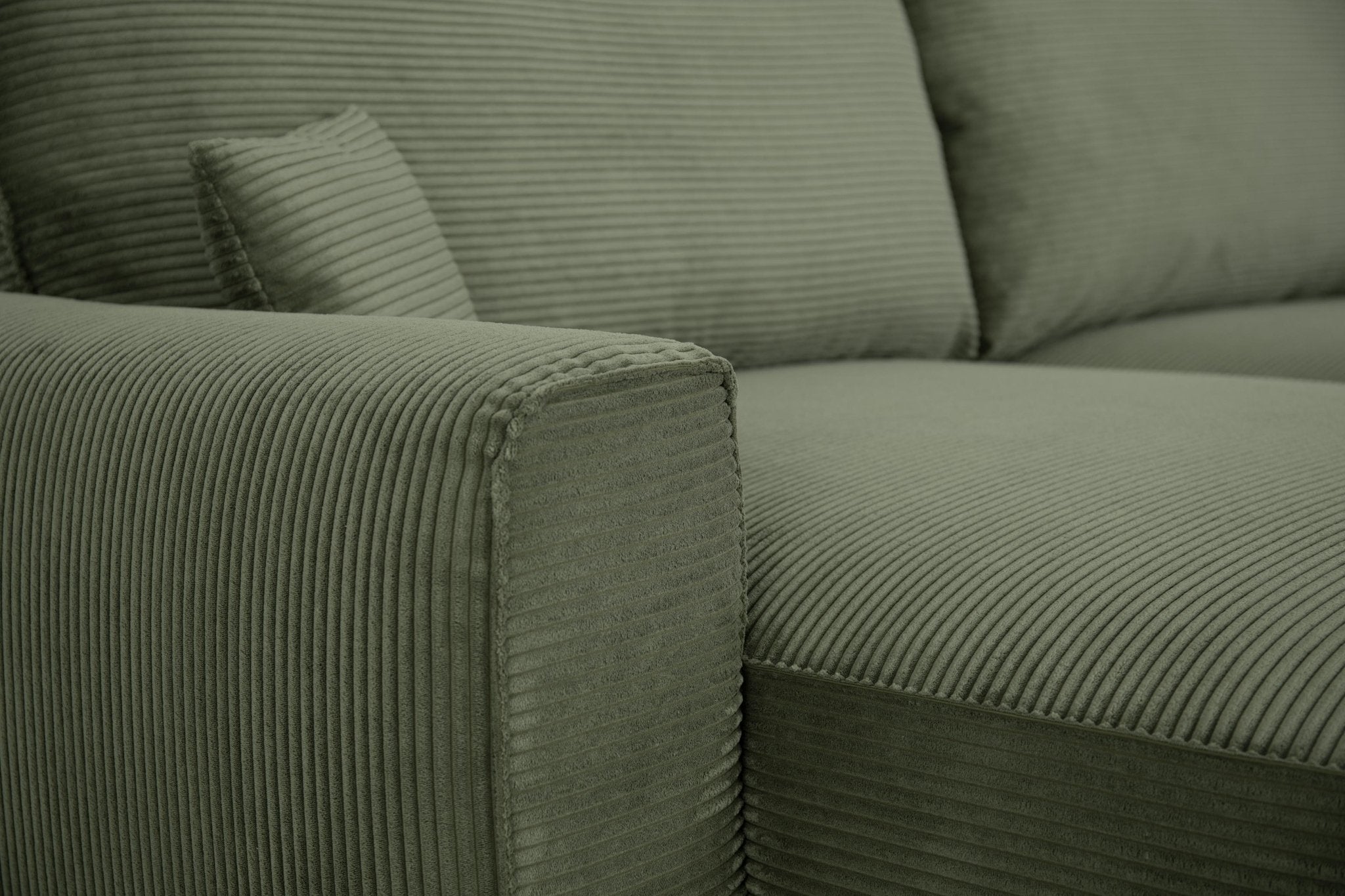 Teste - Sofá cama com chaise longue reversível verde LAUREN - Gato Preto