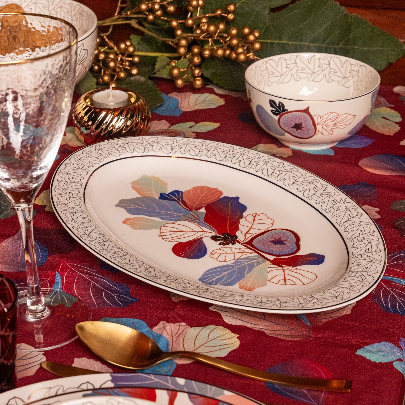 Travessa Oval Grande FIGO - Gato Preto